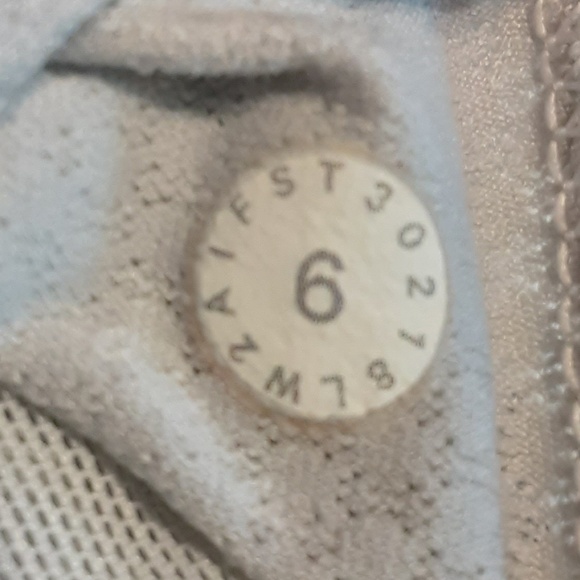 Lululemon Athletica Sports Bra - Picture 5 of 7